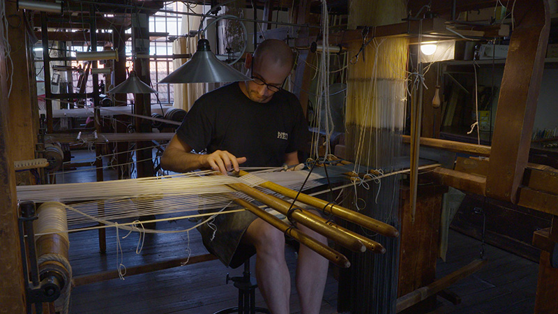 仏リヨンの絹織物工場プレール社の手織り工房